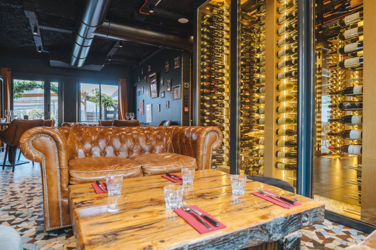 Restaurant - Chablis Wine Not